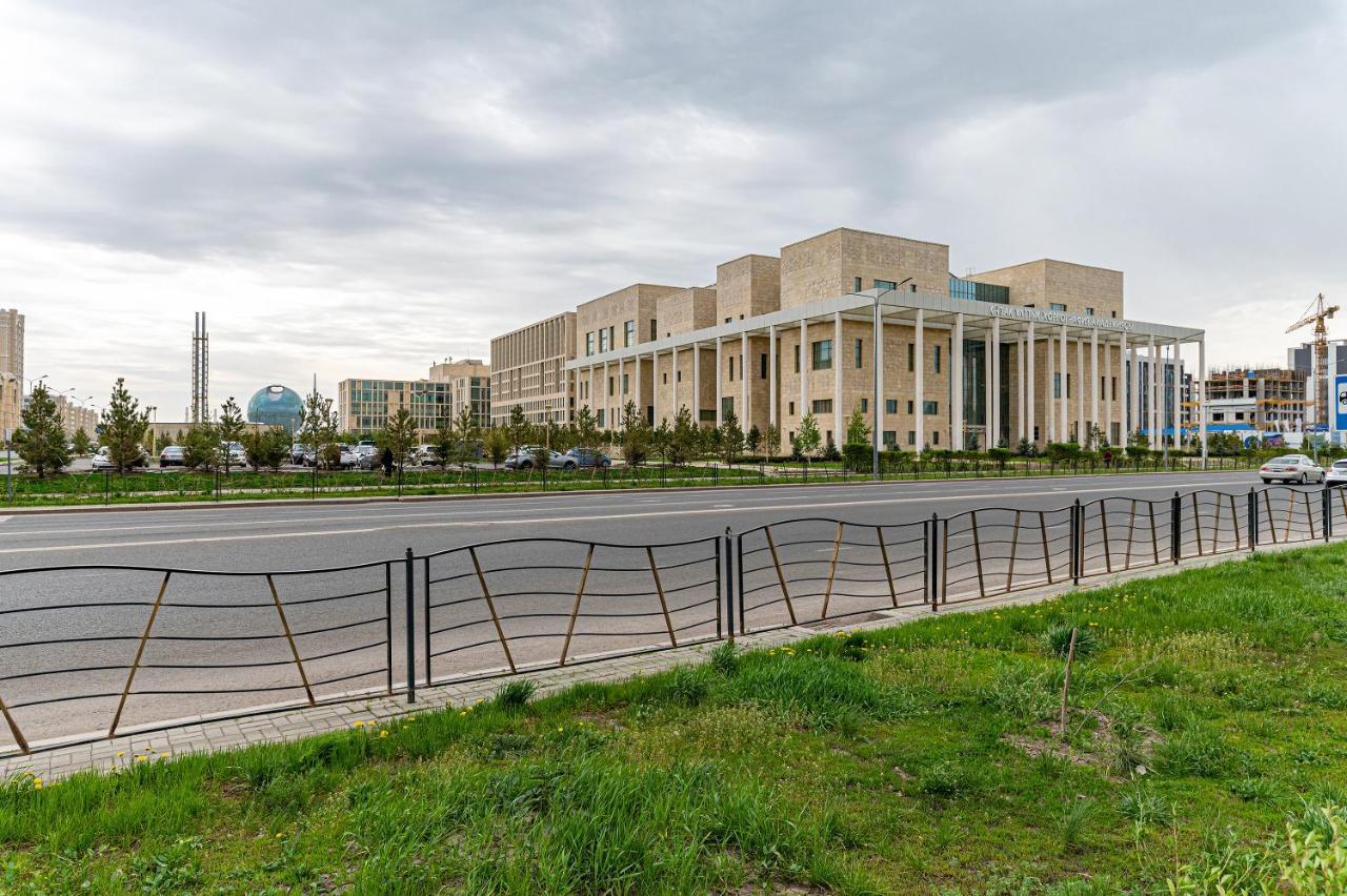 Шикарная Квартира На Против Сада Akmola Esterno foto
