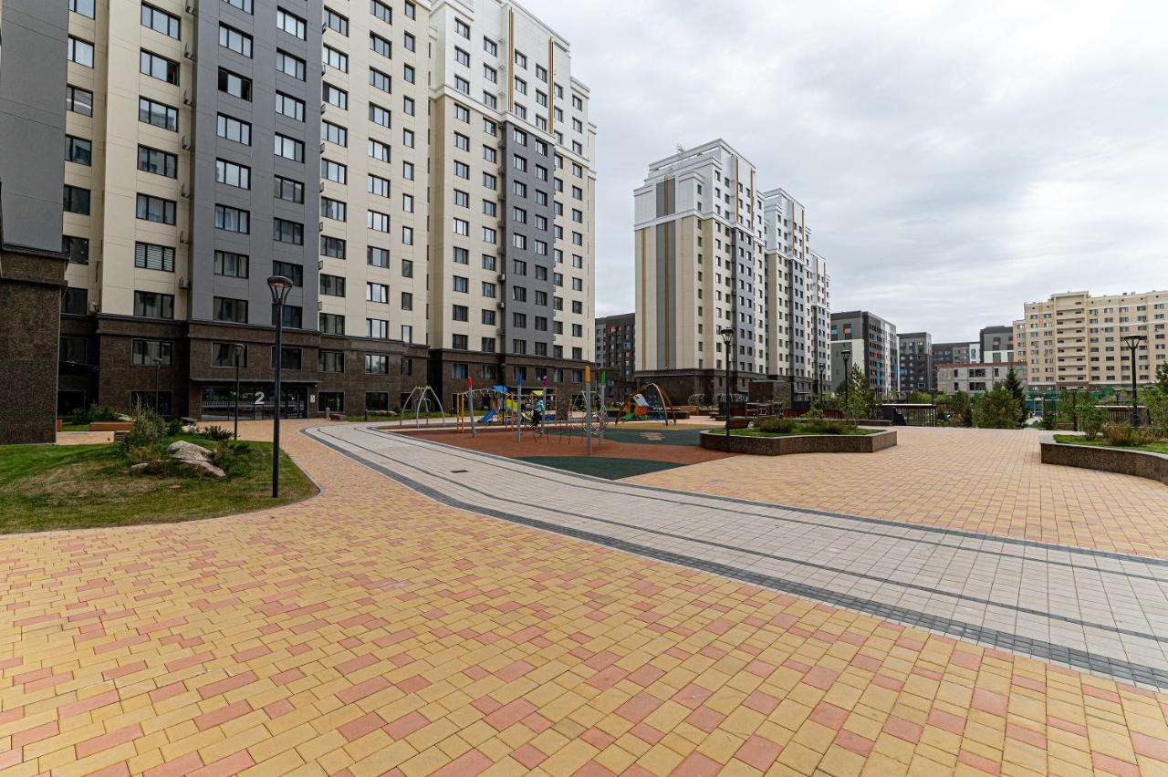 Шикарная Квартира На Против Сада Akmola Esterno foto