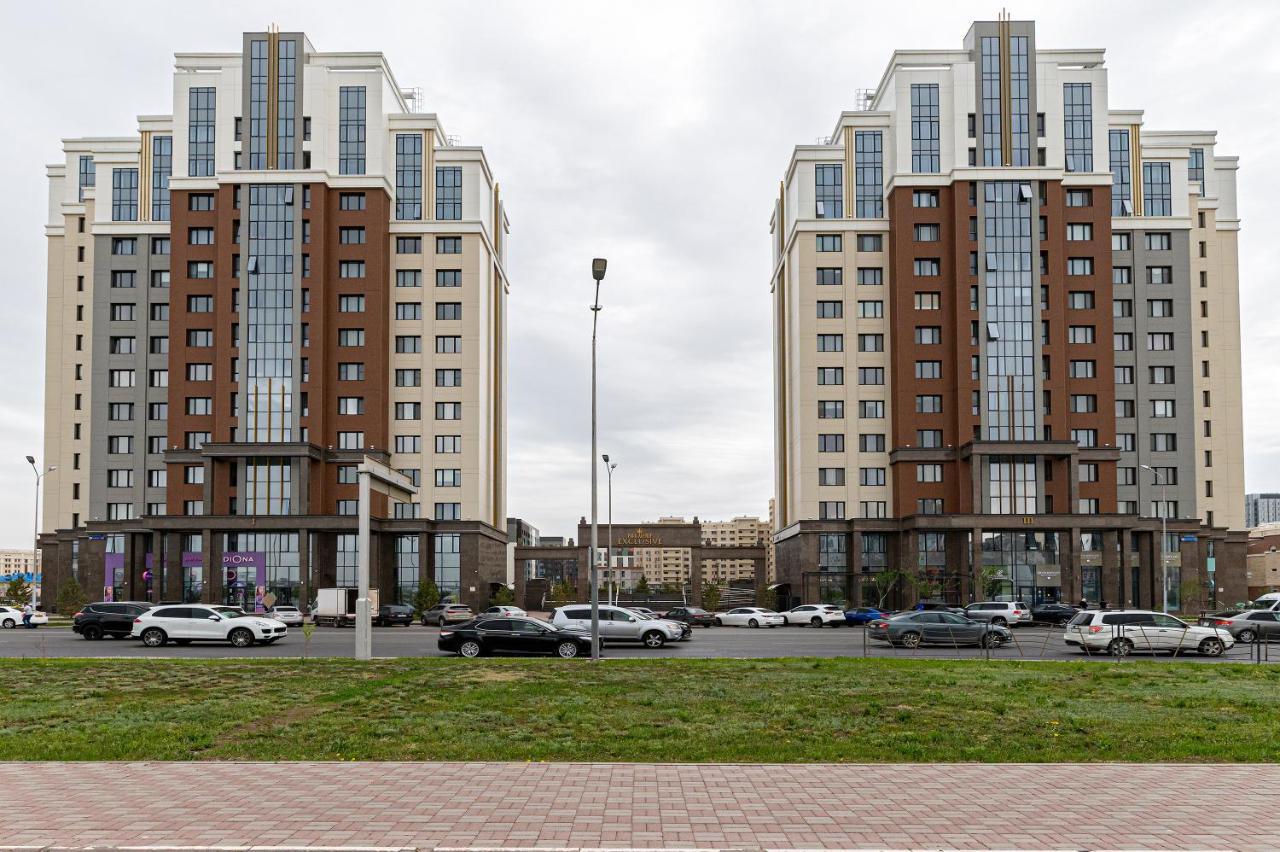 Шикарная Квартира На Против Сада Akmola Esterno foto